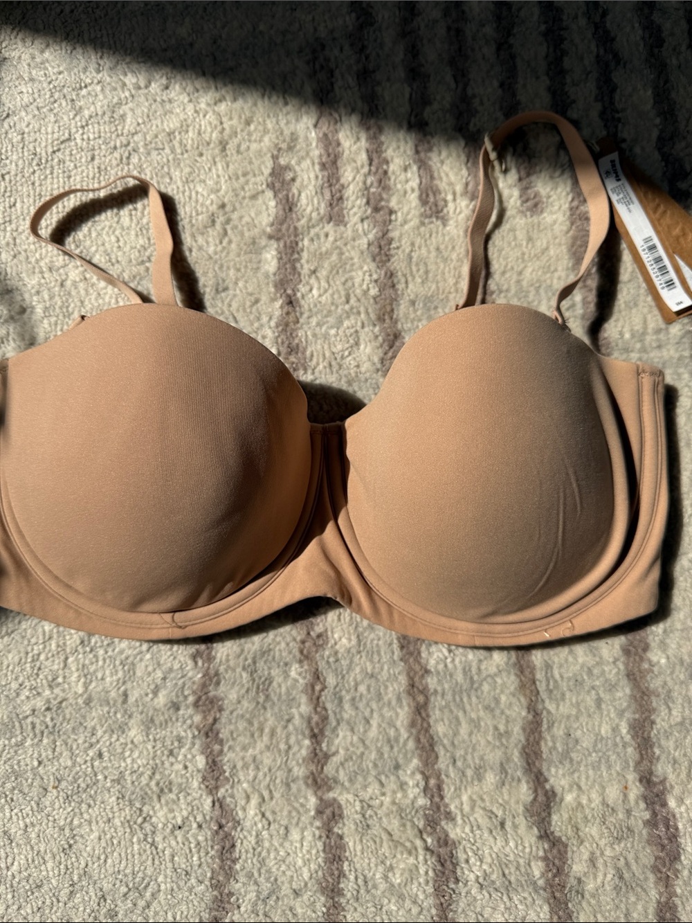 Skims fits everybody strapless bra 34D clay